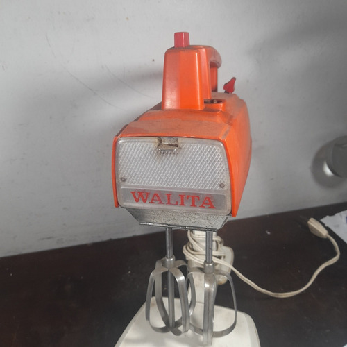 Imagem 2 de 5 de Batedeira Walita Antiga Metal, Funcionando. Sem Tigelas