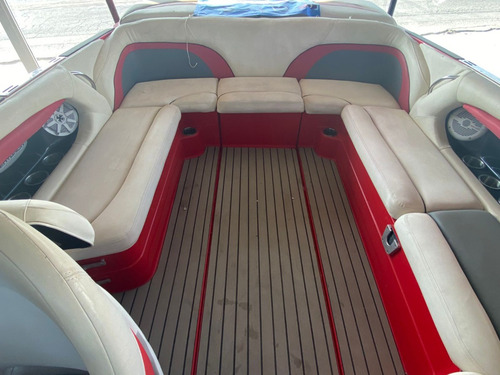 Lancha Centurion Enzo 240
