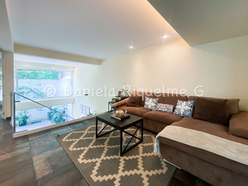 Imagen 10 de 14 de Garden House Con Amplia Terraza Y Sala De Doble Altura