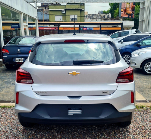 Imagen 12 de 21 de Nuevo Chevrolet Onix Ls 2023 1.2 0km Color Financia Smartin6