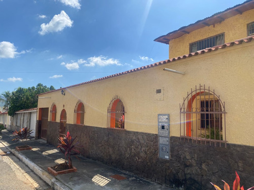 Jose R Armas, Vende Casa Ubicada En La Esmeralda San Diego Foc-1511