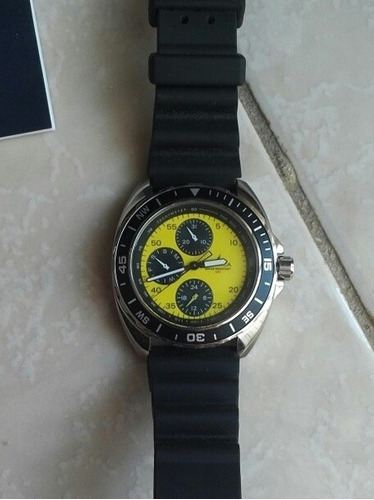 Reloj Nautica N07654 Negro Amarillo Tipo Diver 