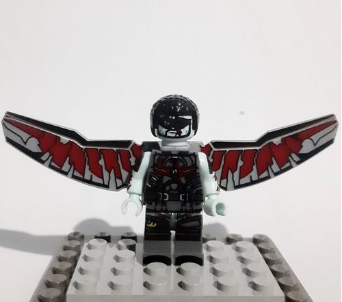 Minifigura Lego Falcón Avengers Marvel Zombies 