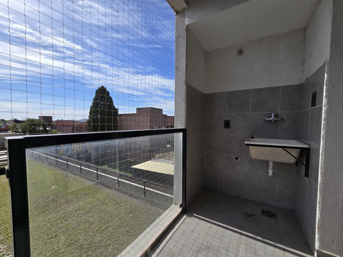 Semipiso De Un Dormitorio, Cocina Sectoriazada, Escritorio, Un Baño Y Dos Balcones, Cochera Opcional