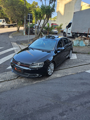 Volkswagen Jetta 2.0 Comfortline Flex 4p Automática