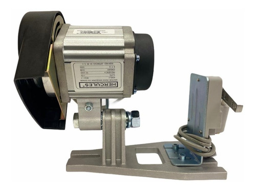 Imagen 3 de 5 de Super Paquete Maquina Recta + Overlock 5 Hilos Hercules
