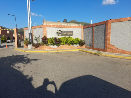 M.carpio Vende Townhouse En Conjunto Residencial Manantial Dorado De San Diego