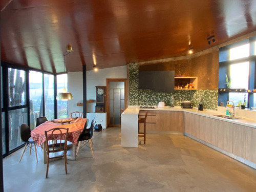 Condominio Hacienda Los Aromos / Limache