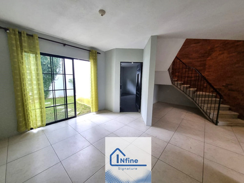 Hermosa Casa En Venta, Ubicada En Excelente Sector