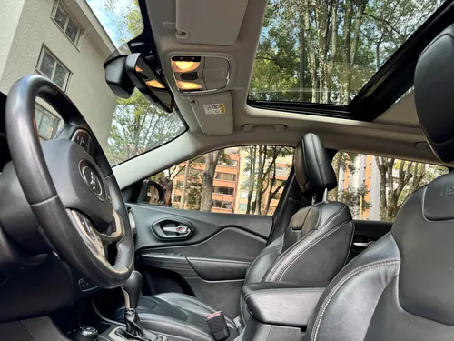 Jeep Cherokee 3.2 Longitude Plus