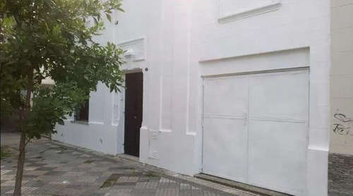 Casa Venta 2 Dormitorios 1 Baño 1 Cochera Y Patio 80 Mts 2 Cubiertos - Terreno 102 Mts 2- La Plata
