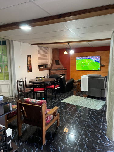 Casa De 4 Dormitorios 3 Baños Sobre Principal Avenida En Plena Zona Comercial Del Paso Molino