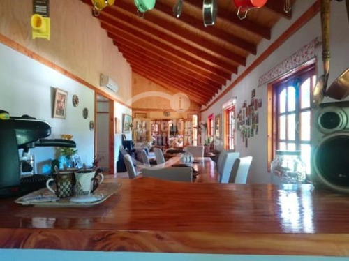 Parcela De 10.200 M2 Con Casa Nueva De 190 M2 En Curarrehue