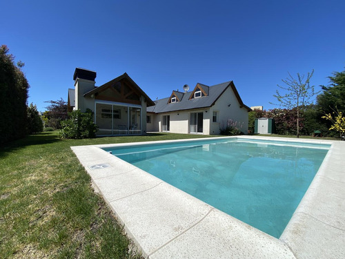 Casa En Venta Barrio Arenas Del Sur, Mar Del Plata.