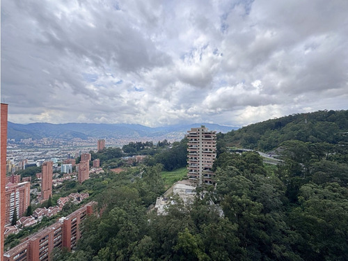 Apartamento Dúplex En Arriendo En Altos Del Poblado