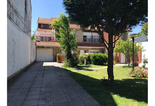 Chalet Ph En Planta Alta Y Depto 2amb.