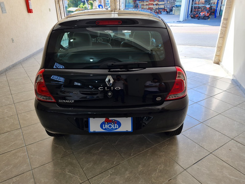 Imagem 8 de 9 de Renault Clio Expression 1.0 Preto 2014