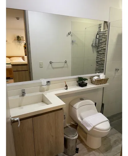 Venta Apartamento En Laureles, 34 Mts, En Edificio, Airbnb
