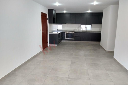 Departamento En Venta En El Refugio, Querétaro . Precio De Oportunidad¡¡¡