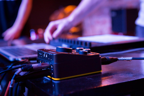 Interface De Áudio Versátil Compacta Arturia Audiofuse Com