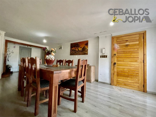Casa En Venta De 6 Dorm. En Quilpué