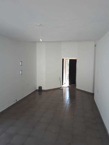 Imagen 2 de 12 de Los Paraisos - Lope De Vega 1435 - Casa En Venta
