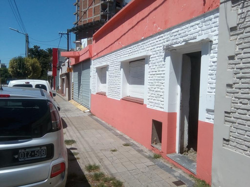 Imagen 2 de 7 de Local En Venta En Plaza Azcuenaga - La Plata