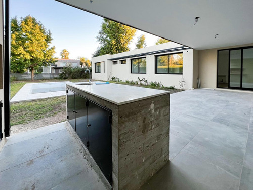 Imagen 9 de 19 de Casa - Miraflores (funes Hills)