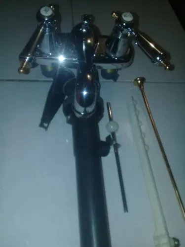 Llave Para Lavamanos, Metalica