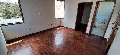 Vendo Casa Urb El Derby Surco. Terr. 528m2, Const. 225m2