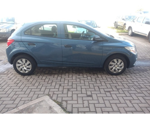 Imagen 5 de 17 de Chevrolet Onix 5p 1,4 Lt Cc
