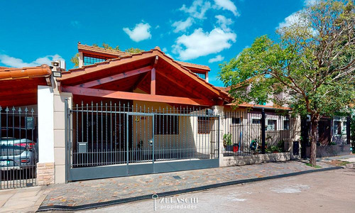 Casa En Venta: De Las Violetas - Ciudad Jardín