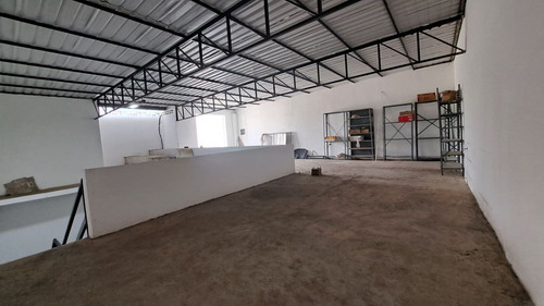 Se Vende Galpón Comercial 368m² - Farmacia La Ganadera Av. Constitución Maracay Jm