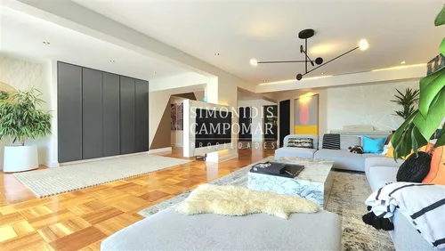 Departamento En Venta De 4 Dorm. Parque Forestal En Santiago