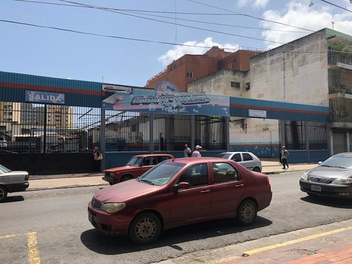 Imagen 6 de 8 de En Venta Centrico Edificio En La Calle Maneiro De Pto La Cruz 2.600 Mts2 8 Pisos 2 Ascensores 32 Oficinas De Diferentes Metrajes Lobby De Entrada Local Comercial 50 Pstos De Estacionamiento