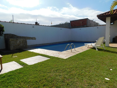 Imagem 6 de 14 de Casa Mobiliada Com Piscina À Venda Na Praia De Peruíbe.