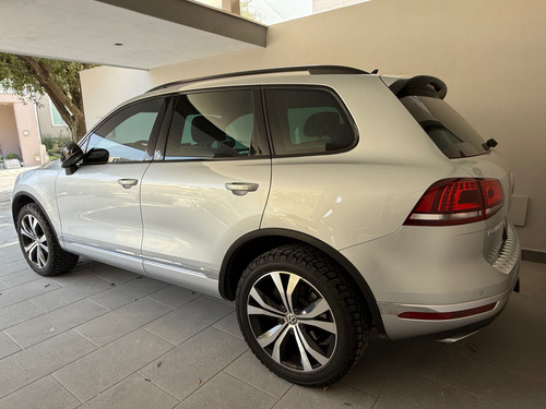 Volkswagen Touareg 3.0 V6 Tdi At