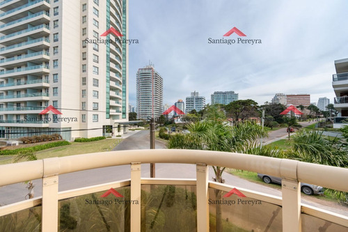 Imagen 6 de 27 de Moderno Apartamento De 3 Dormitorios A Pocas Cuadras Del Mar En Venta, Playa Brava