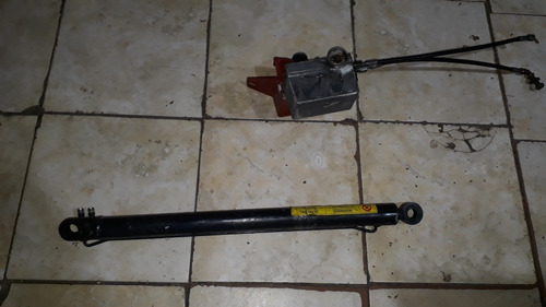 Imagen 3 de 3 de Bomba Levanta Cabina Completo Con Piston.