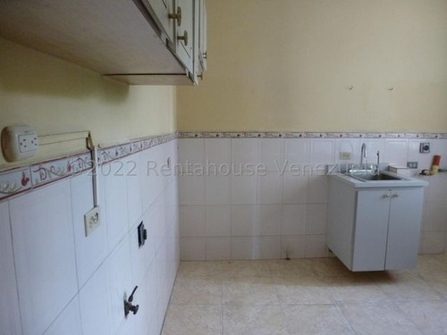 Imagen 14 de 23 de Tibizay Diaz Vende Apartamento En Los Palos Grandes Mls #22-26552