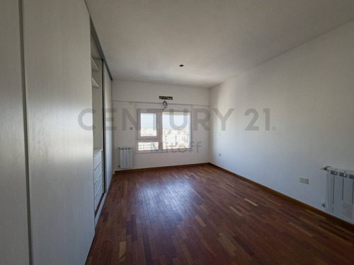 Imagen 20 de 29 de Departamento De 3 Dormitorios En Venta En La Plata.