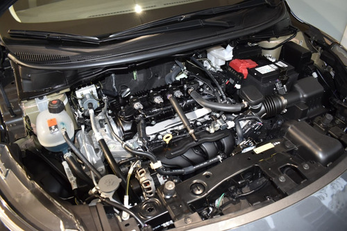 Imagen 16 de 25 de Nissan Versa Exclusive Cvt Juan Carlos