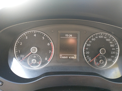 Imagen 9 de 25 de Volkswagen Vento 2013 2.5 Luxury 170cv Tiptronic