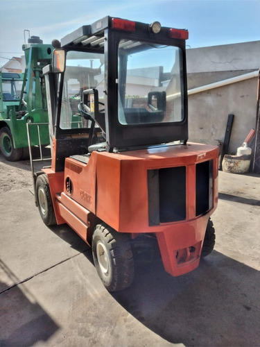 Imagen 4 de 7 de Autoelevador Clark 2,5 Ton. - 4,5 Mts. 1.996