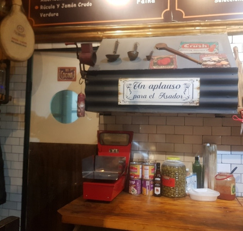 Vendo Rotiseria Pizzeria (importante Cartera De Clientes)