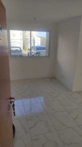 Aluga-se Apartamento Com 2 Quartos E 1 Vaga De Garagem