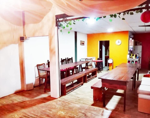 Vendo Casa En Muy Buena Zona Y Con Buenos Accesos - Ideal Comercial