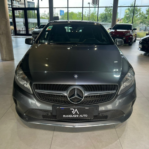 Imagen 2 de 17 de Mercedes-benz Clase A 1.6 A200 Urban 156cv