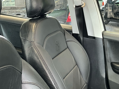 Peugeot 208 1.5 ALLURE 8V FLEX 4P MANUAL
