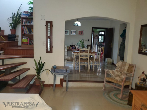 Imagen 3 de 22 de Casa En Venta, 4 Dormitorios, 2 Baños, Gran Fondo, Garaje, Verona, Carrasco Norte.